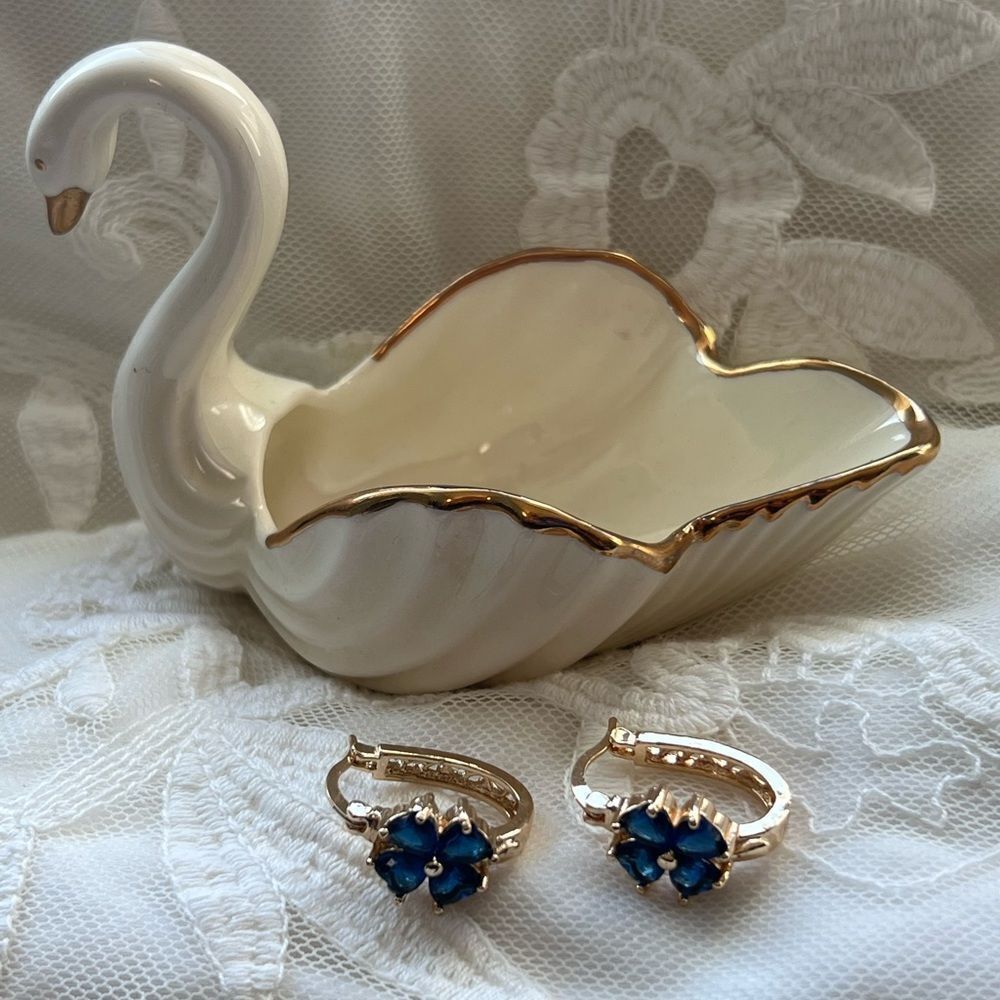 NWT Blue Huggie  Gold Fashion hoop Earrings
